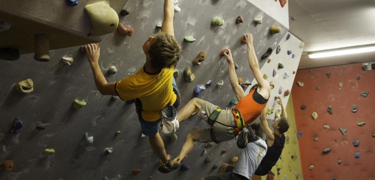 Kurzy lezení Písek - pro děti i dospělé - Poprvé na stěně - základní zaškolení