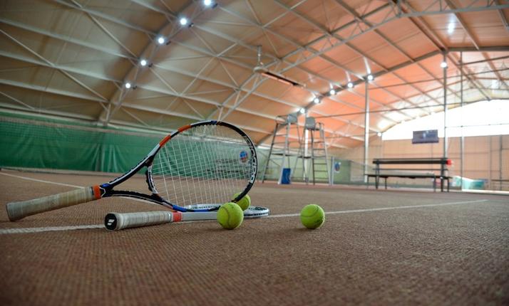 Tenis v Tenis Centru Tábor - 3 kurty v pevné hale