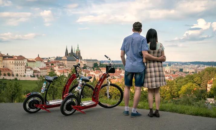 Prohlídky Prahy na elektrických skútrech s průvodcem