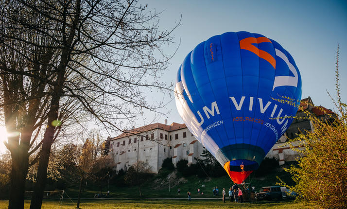 Soukromý let balónem nad Karlštejnem