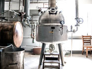 Exkurze do palírny Tosh distillery s degustací whisky a ginu - TŌSH na zdraví!