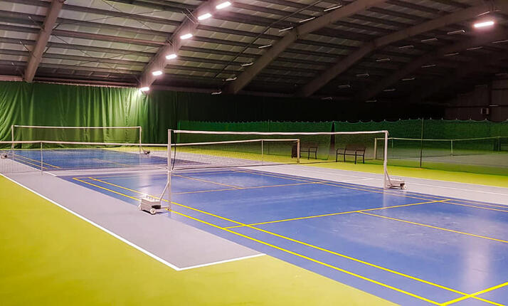 Badminton v Tenis centru Drnovice - 2 kurty v pevné hale
