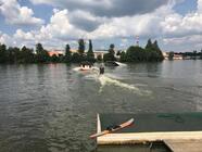 Jízda na vodních lyžích za motorovým člunem - pokročilí