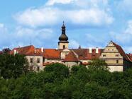 Prohlídka zámku a expozic Bělá pod Bezdězem - zámecký okruh, dětská manufaktura a sklepy