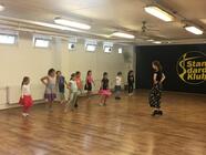 Latino dance pro dívky 1. - 3. třída začátečníci + mírně pokročilí