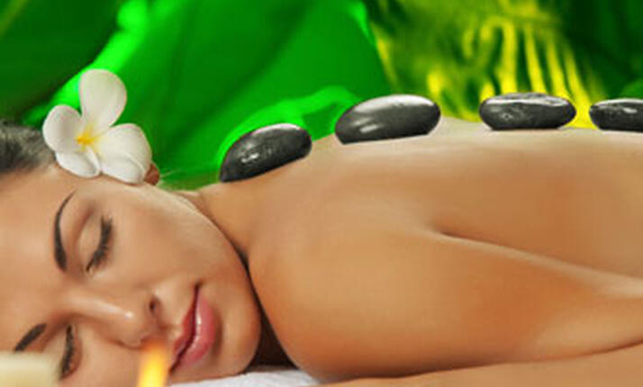 Párová masáž lávovými kameny (60 - 90 minut)