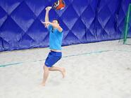 Beach volejbal v Beach Tenis Kapitol - kurty v kryté hale