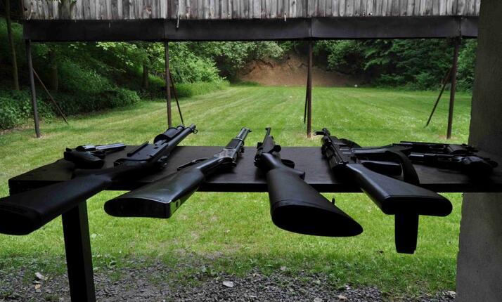 Střelba - vyzkoušejte si zbraně z Hollywoodských filmů