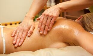 Medová detoxikační masáž - záda a šíje 30 nebo 45 min