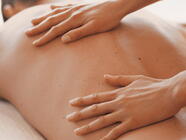 Masáž klasická relaxační + teplý rašelinový zábal