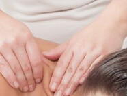 Masáž klasická relaxační + teplý rašelinový zábal