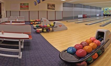 Bowling v restauraci Nový Svět - 6 bowlingových drah