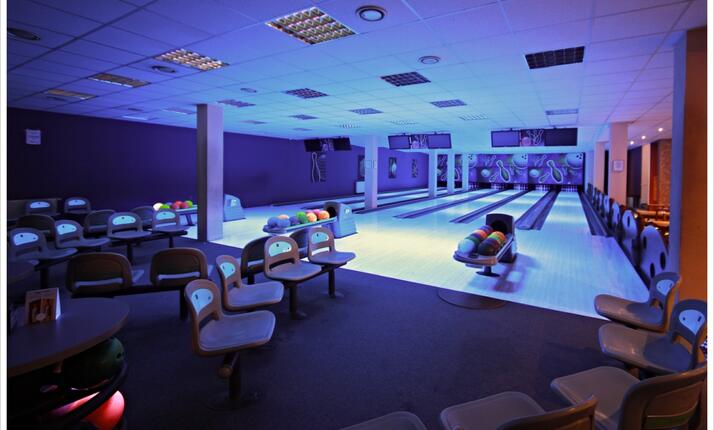 Bowling v Hotelu u Krbu - 6 bowlingových drah