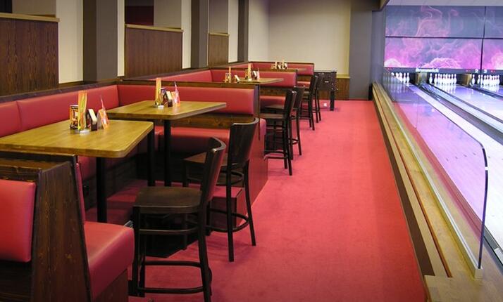 Bowling sport bar Znojmo - 4 profesionální bowlingové dráhy