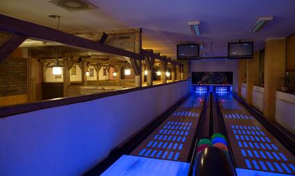 Bowling Bar - Restaurant Siňorita - 2 profesionální dráhy