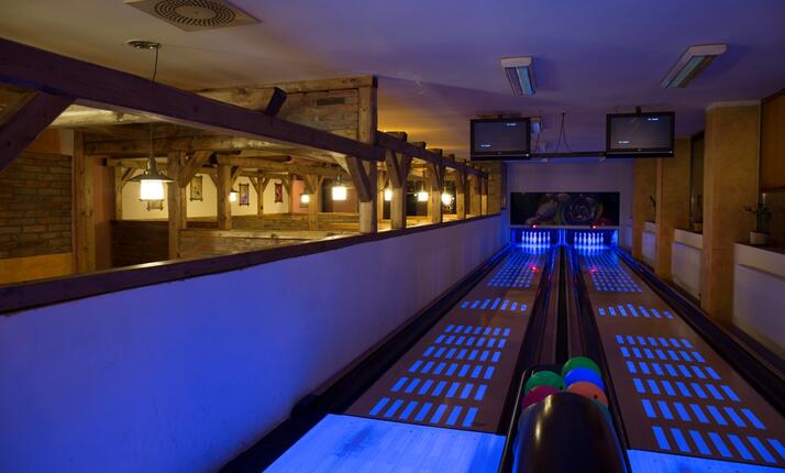 Bowling Bar - Restaurant Siňorita - 2 profesionální dráhy