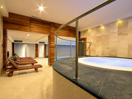 Privátní vstup do vířivky, bazénu a saunového světa - 90 minut