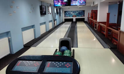 BOWLING & BAR SCÉNA - 2 bowlingové dráhy