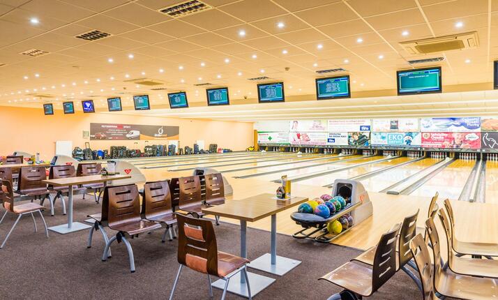 Bowling Strikeland Chomutov - 12ti dráhové bowlingové centrum