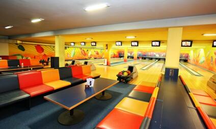 Bowling v Restauraci U Papírny v Plzni - 8 bowlingových drah