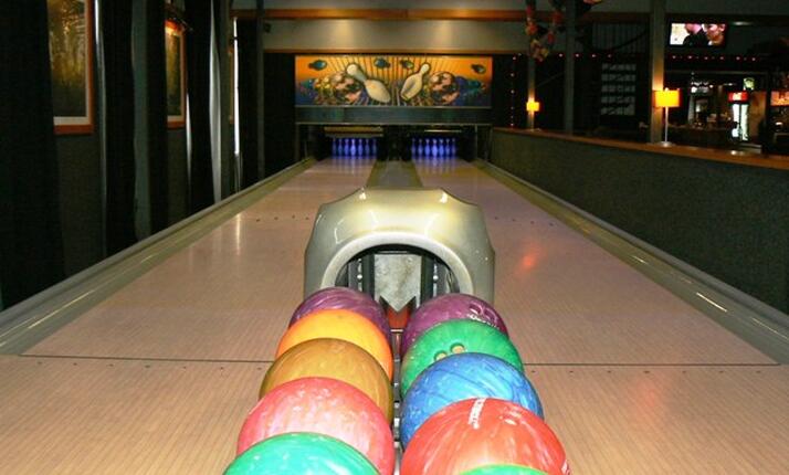 Bowling v Hotelu Paříž v Jičíně - 2 bowlingové dráhy