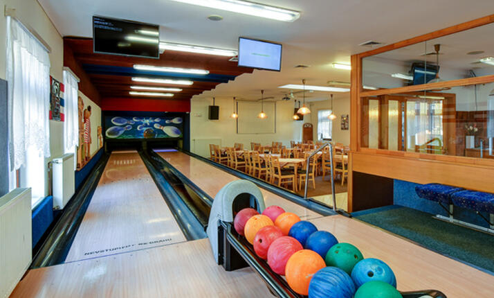 Bowling v TJ Lokomotivě Beroun - 2 bowlingové dráhy