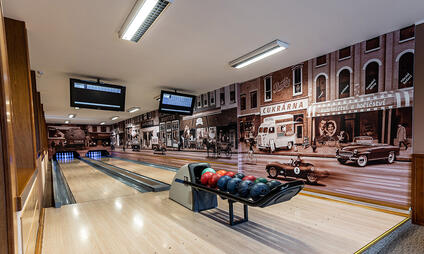 Pizzerie a Bowling Hluk - 2 moderní bowlingové dráhy