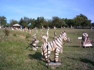 První dřevěná zoo Ostrata - expozice dřevěných soch a zvířat