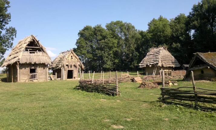 Villa Nova Uhřínov - Archeologické muzeum v přírodě!