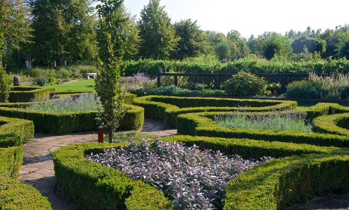 Centrum řemesel a bylinné zahrady Botanicus v Ostré