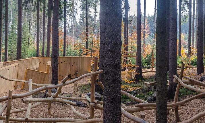 Areál lesních her Prachatice - zábava a poznání lesem