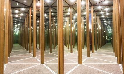 Zrcadlový labyrint Český Krumlov - největší zážitkové bloudění