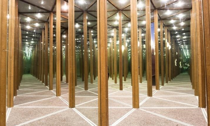 Zrcadlový labyrint Český Krumlov - největší zážitkové bloudění