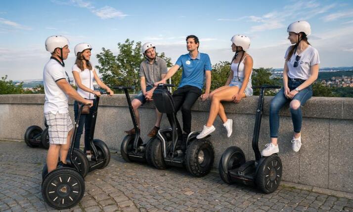 Půjčovna Easy Segway Tours Praha - poznejte Prahu jinak