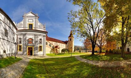 Kláštery Český Krumlov - druhý největší historický komplex