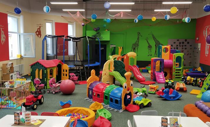 SAFARI herna dětem - společně si hrát, bavit se a smát!