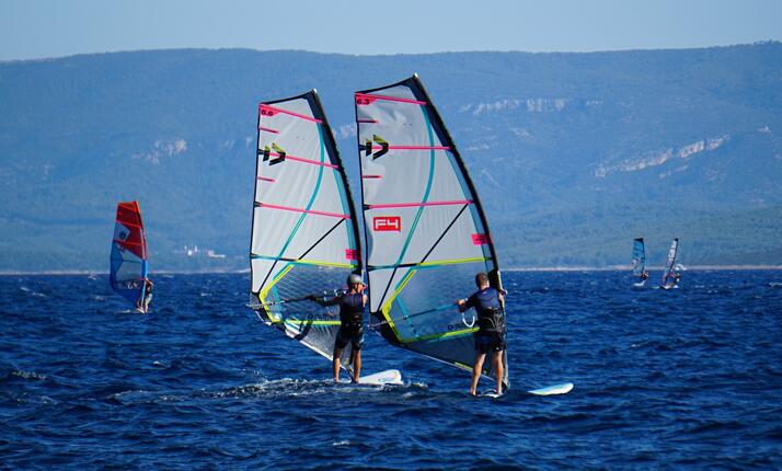 Půjčovna windsurfingu a paddleboardů F4 Pasohlávky