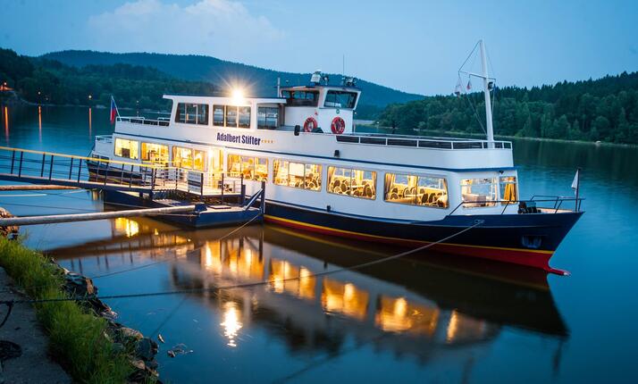 Lipno-Line - pravidelné i vyhlídkové plavby lodí