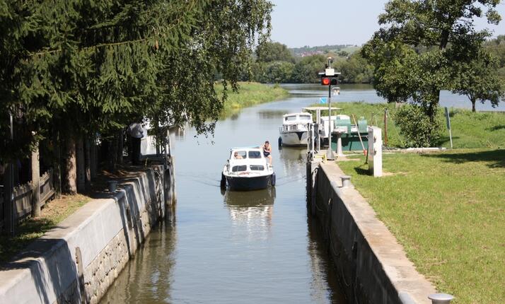 Půjčovna kajutových lodí a loděk I. Slovácká plavební Hodonín