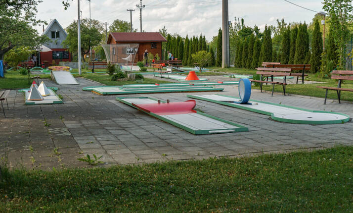Minigolf Mostkovice - přijďte si k nám zahrát a odpočinout