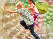 Aquaroller v Slověnický mlýn Lišov - obří válec na vodě