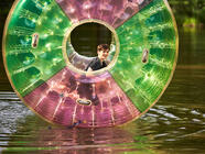 Aquaroller v Slověnický mlýn Lišov - obří válec na vodě