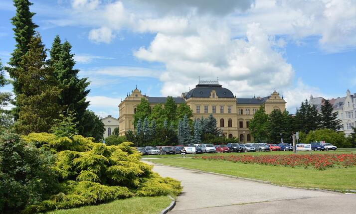 Jihočeské muzeum v Českých Budějovicích - kultura a vzdělání