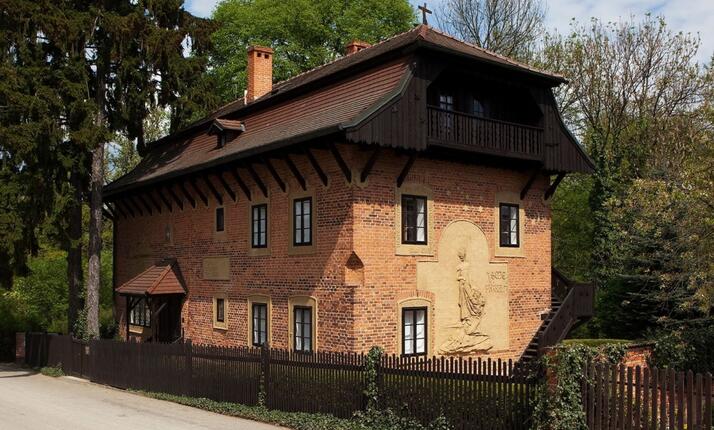 Galerie v domě Františka Bílka Chýnov - rodiště sochaře