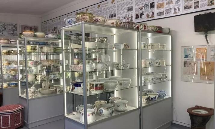 Muzeum historických nočníků a toalet Praha - přes 2700ks