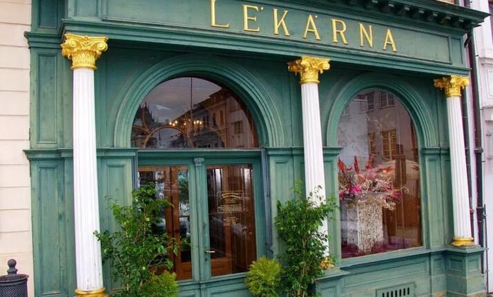 Lékárna U Bílého jednorožce Klatovy - barokní lékárna