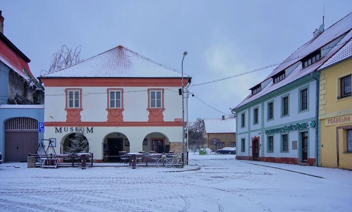 Muzeum hrnčířství Kostelec nad Černými lesy - keramika nádobí
