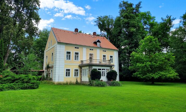 Památník Karla Čapka Stará Huť u Dobříše - zavzpomínejme