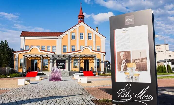Sklářské muzeum Moser Karlovy Vary - tradiční sklářská huť