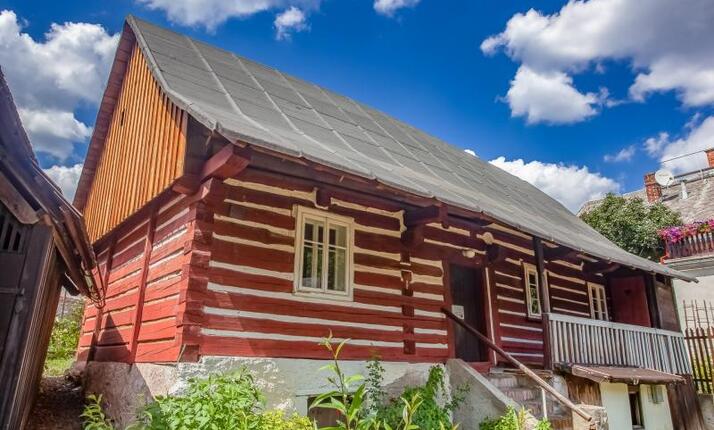 Červená roubenka Semily - ruční výroba pilníků je raritou